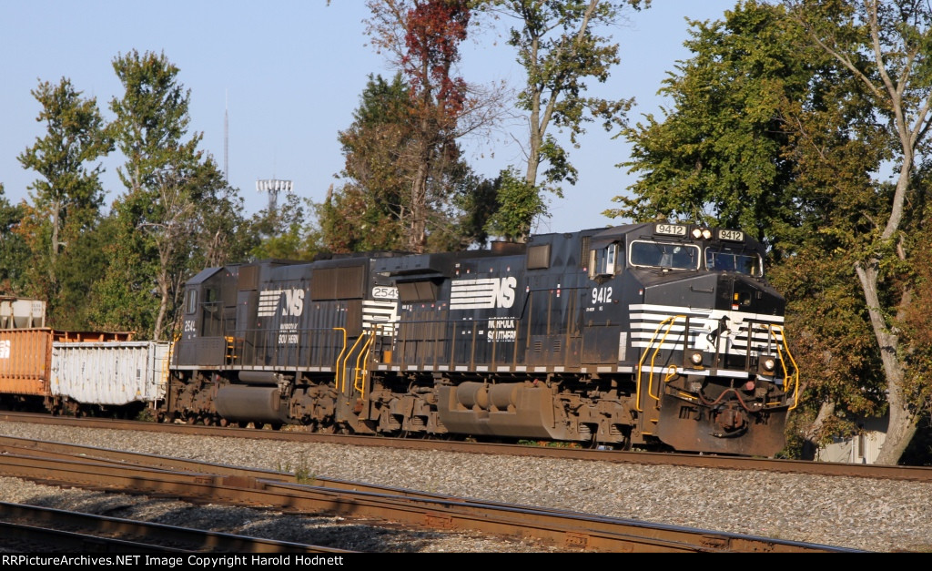 NS 9412 leads train 158 northbound